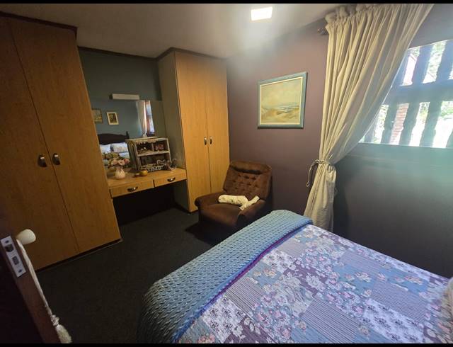 4 BEDROOM HOUSE FOR SALE IN PARKHILL GARDENS